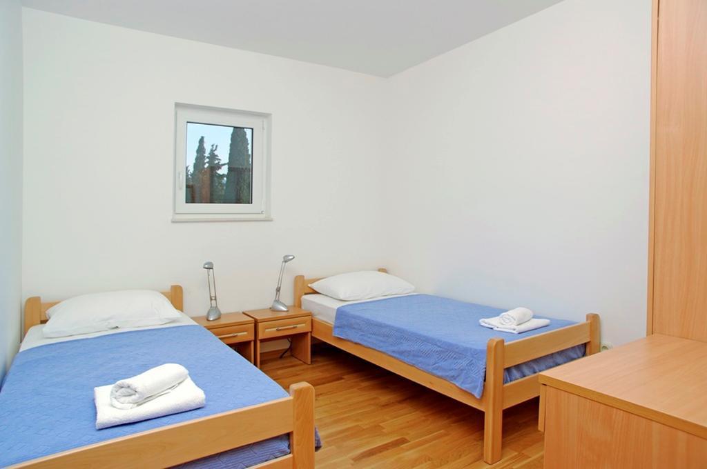 Aparthotel Marina Gromela Mirce Cameră foto