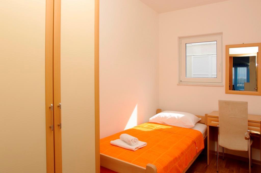Aparthotel Marina Gromela Mirce Cameră foto