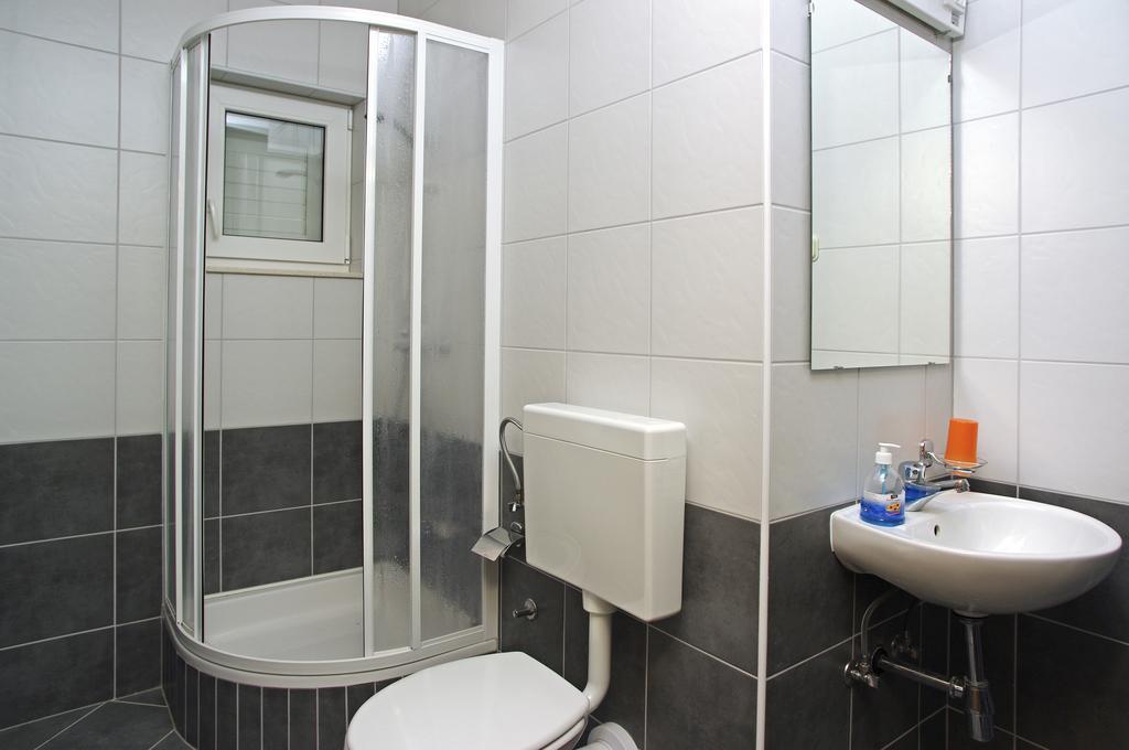 Aparthotel Marina Gromela Mirce Cameră foto