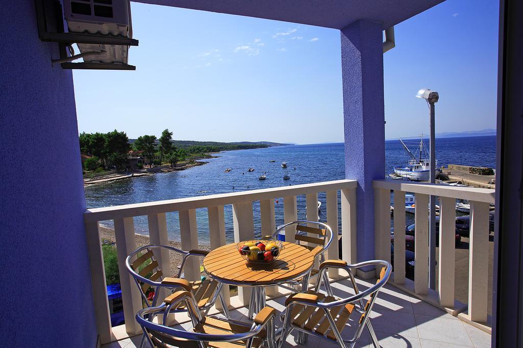 Aparthotel Marina Gromela Mirce Cameră foto